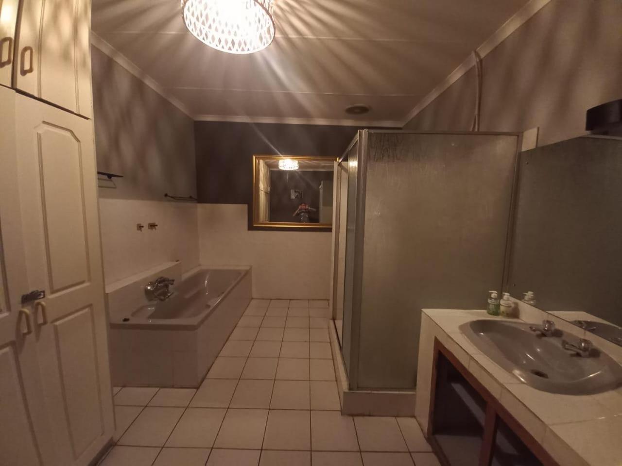 Anri Guesthouse Bloemfontein Buitenkant foto
