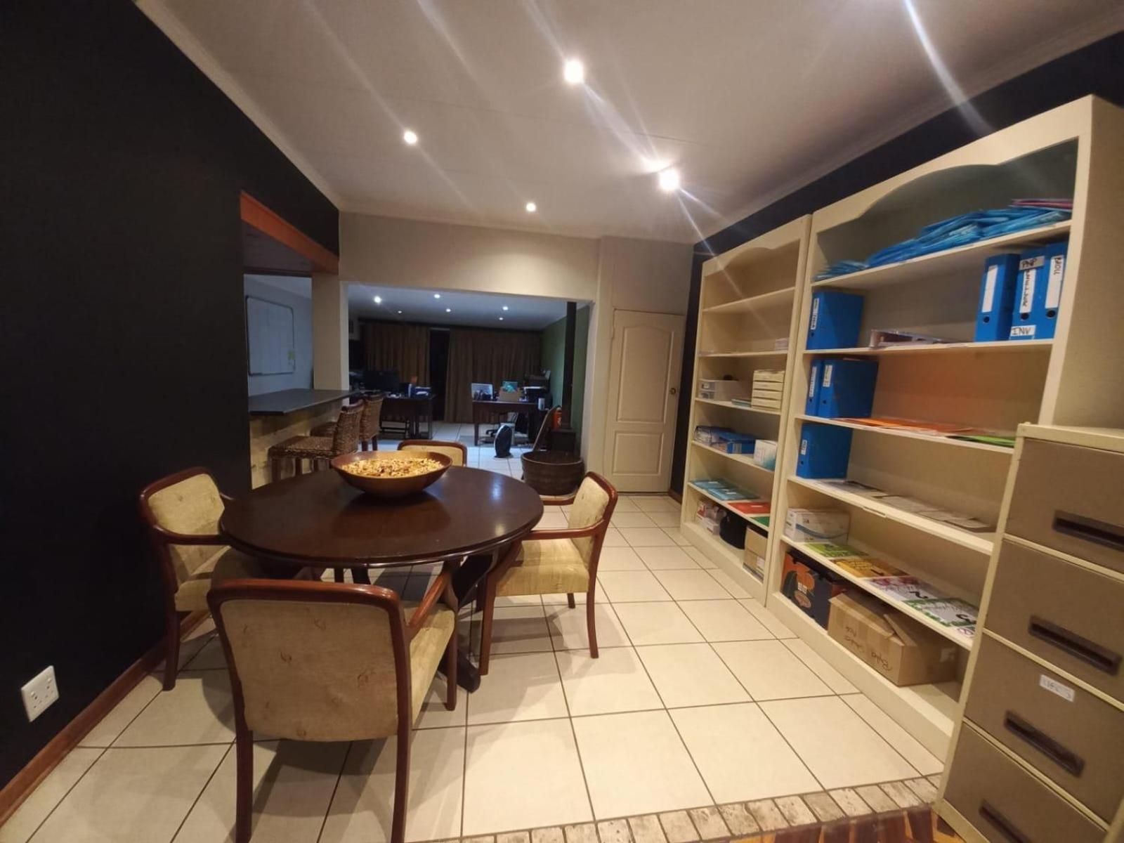 Anri Guesthouse Bloemfontein Buitenkant foto