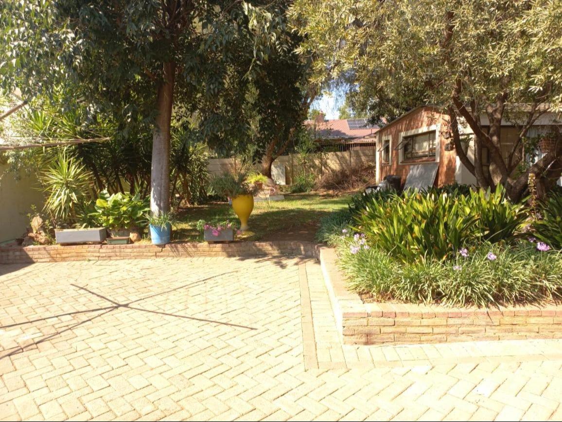 Anri Guesthouse Bloemfontein Buitenkant foto
