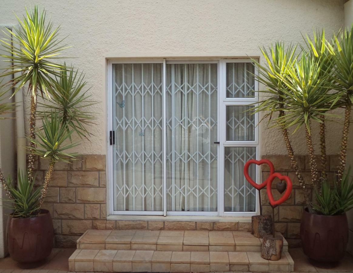 Anri Guesthouse Bloemfontein Buitenkant foto